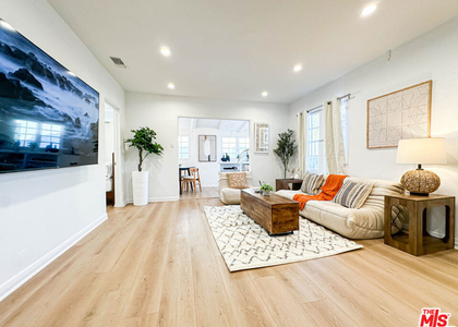 239 S Doheny Drive - Photo 1