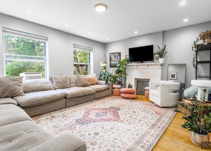 Sterling Place - Photo 1