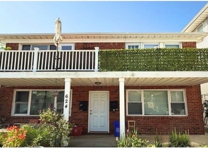 624 E Broadway - Photo 1