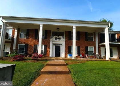 125 Williams Street E - Photo 1