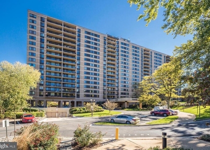 5500 Holmes Run Parkway - Photo 1