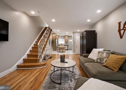 2126 S Iseminger Street - Photo 1