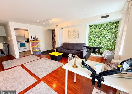 1209 Locust Street - Photo 1