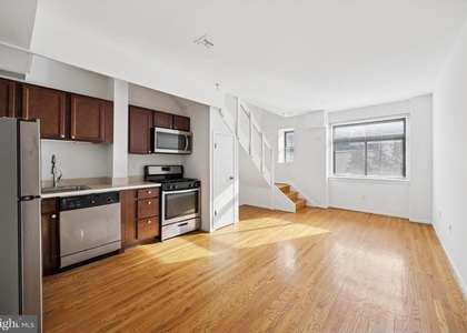 319 S 10th Street - Photo 1