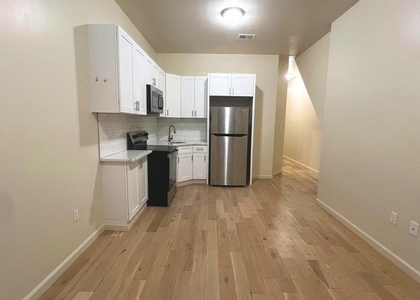 1219 W Silver Street - Photo 1