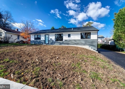 308 Lenox Road - Photo 1