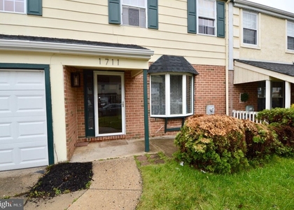 1711 Brentwood Place - Photo 1