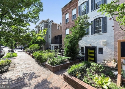 715 A Street Ne - Photo 1