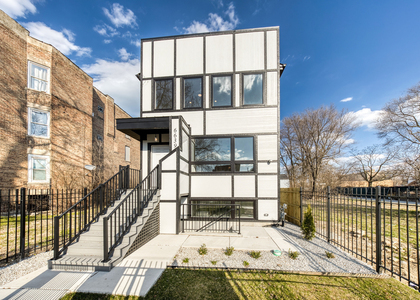 6639 S Langley Avenue - Photo 1
