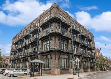 2735 W Armitage Avenue - Photo 1