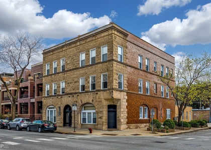 2501 N Southport Avenue - Photo 1