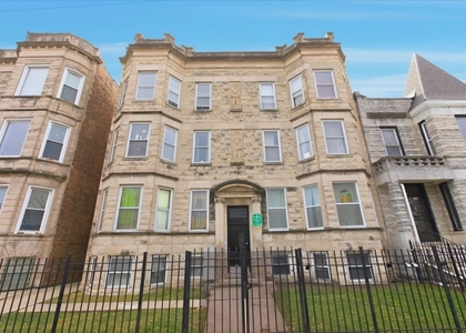 3133 W Augusta Boulevard - Photo 1
