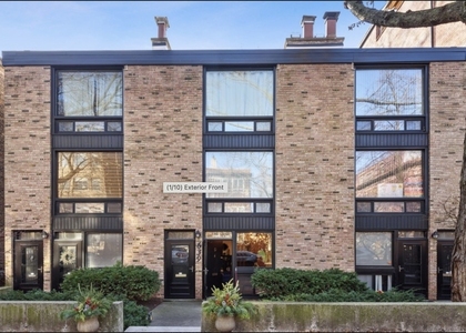 639 W Wellington Avenue - Photo 1