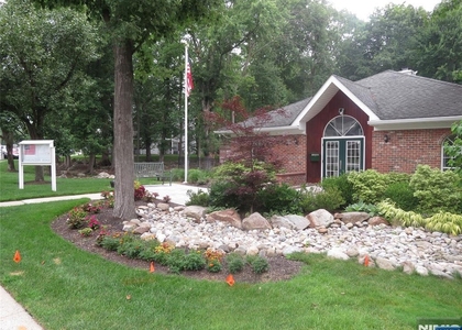 993 Boxwood - Photo 1