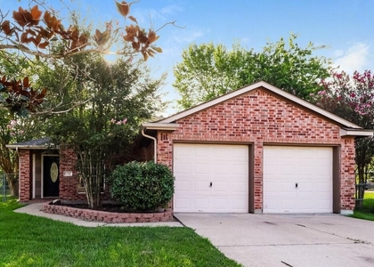 318 Lazy Lane - Photo 1