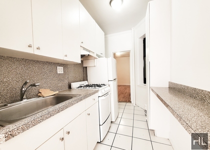 2 Avenue - Photo 1