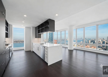 Tenth Avenue - Photo 1