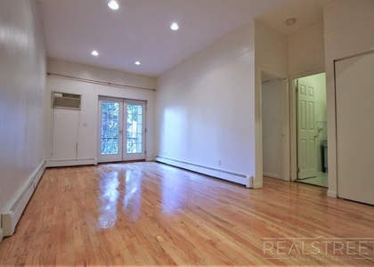 283 Sackett St - Photo 1