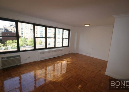 Fourth Avenue - Photo 1