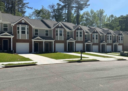 531 Maggie Lane - Photo 1