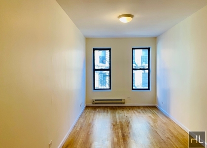 Mott Street - Photo 1