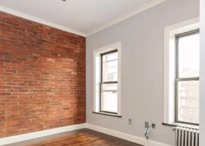 East 119 Street - Photo 1