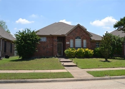 6005 Hidden Pine Lane - Photo 1