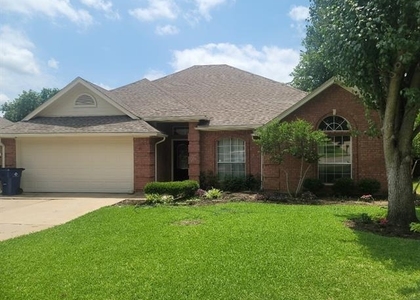 611 Linda Drive - Photo 1