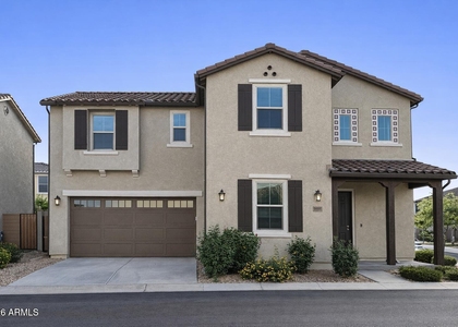 9908 E Texas Avenue - Photo 1