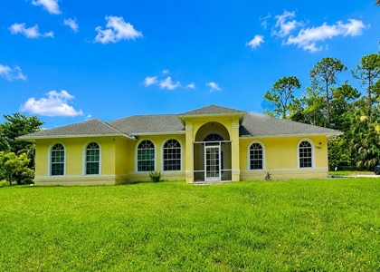 16611 68th Street N - Photo 1