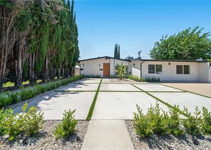 22928 Leadwell Street - Photo 1
