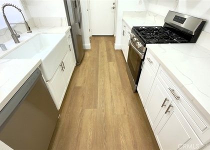 839 Hayworth - Photo 1