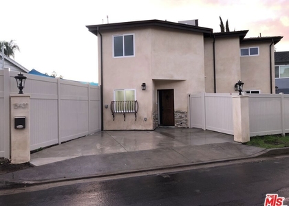 15431 Huston Street - Photo 1