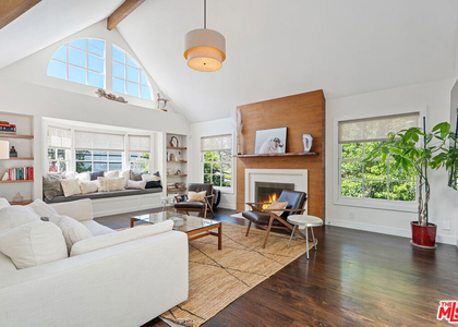 8926 Wonderland Avenue - Photo 1