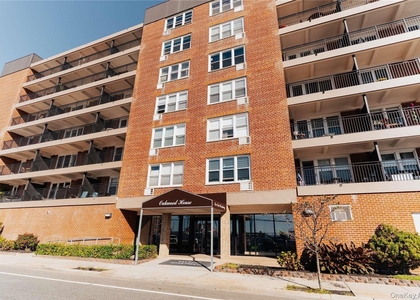 1 East Broadway - Photo 1
