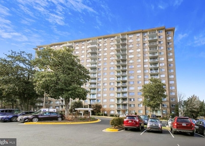 2059 Huntington Avenue - Photo 1