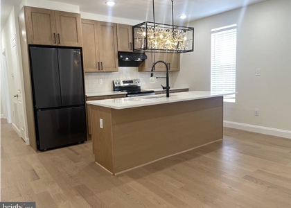 2101 S Hicks Street - Photo 1