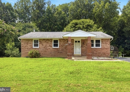 1447 Knight Avenue - Photo 1