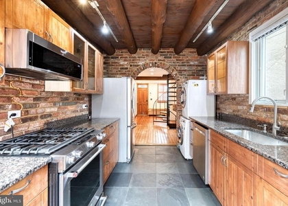223 E Churchill Street - Photo 1