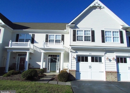 206 W Bourne Way - Photo 1