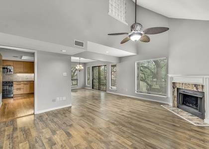 2918 Ranch Road 620 N - Photo 1