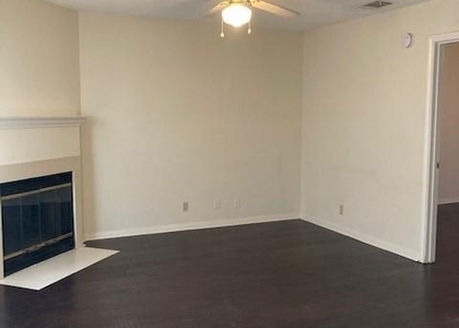 502 W 17th St - Photo 1