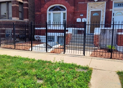 4557 S Wabash Avenue - Photo 1