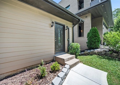 1126 Briarcliff Place Ne - Photo 1