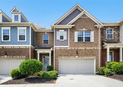 2464 Norwood Drive Se - Photo 1