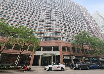 211 E Ohio Street - Photo 1
