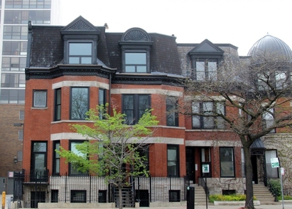 1760 N Clark Street - Photo 1