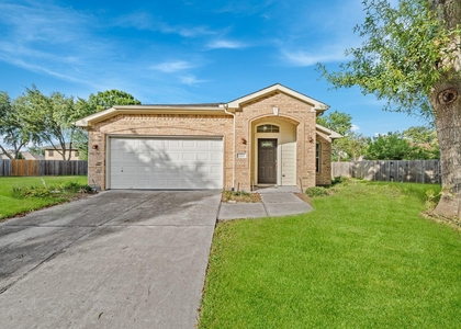 7207 Highland Oak Court - Photo 1