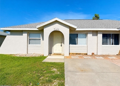 4133 Sw 7th Place - Photo 1