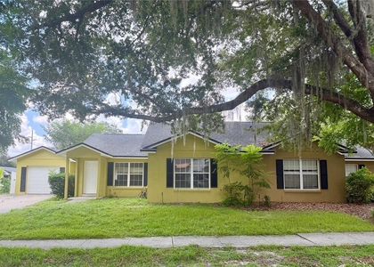 939 Pecan Street - Photo 1